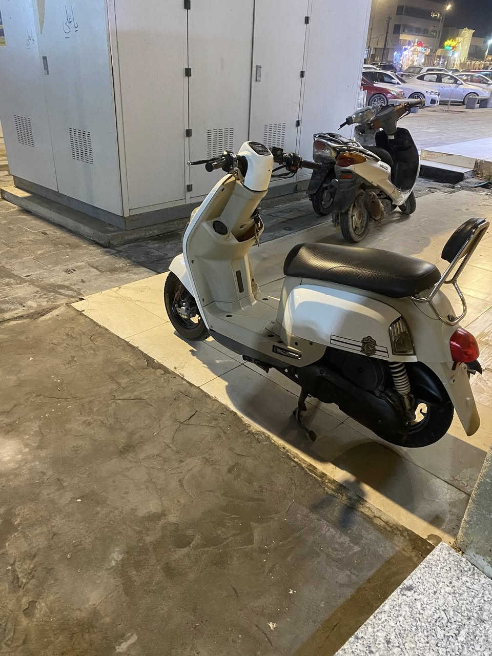 سلام عليكم  بوليسي كفاله عامه حته من زلغ كفرات مختمه ما مفتوحه شلعه  ومعدل تخبل دراجه رمبه نضيفه بمعنه لكلمه 
مكاني طويسه 
***********
$مليون وبيه شي كلش بصيط
