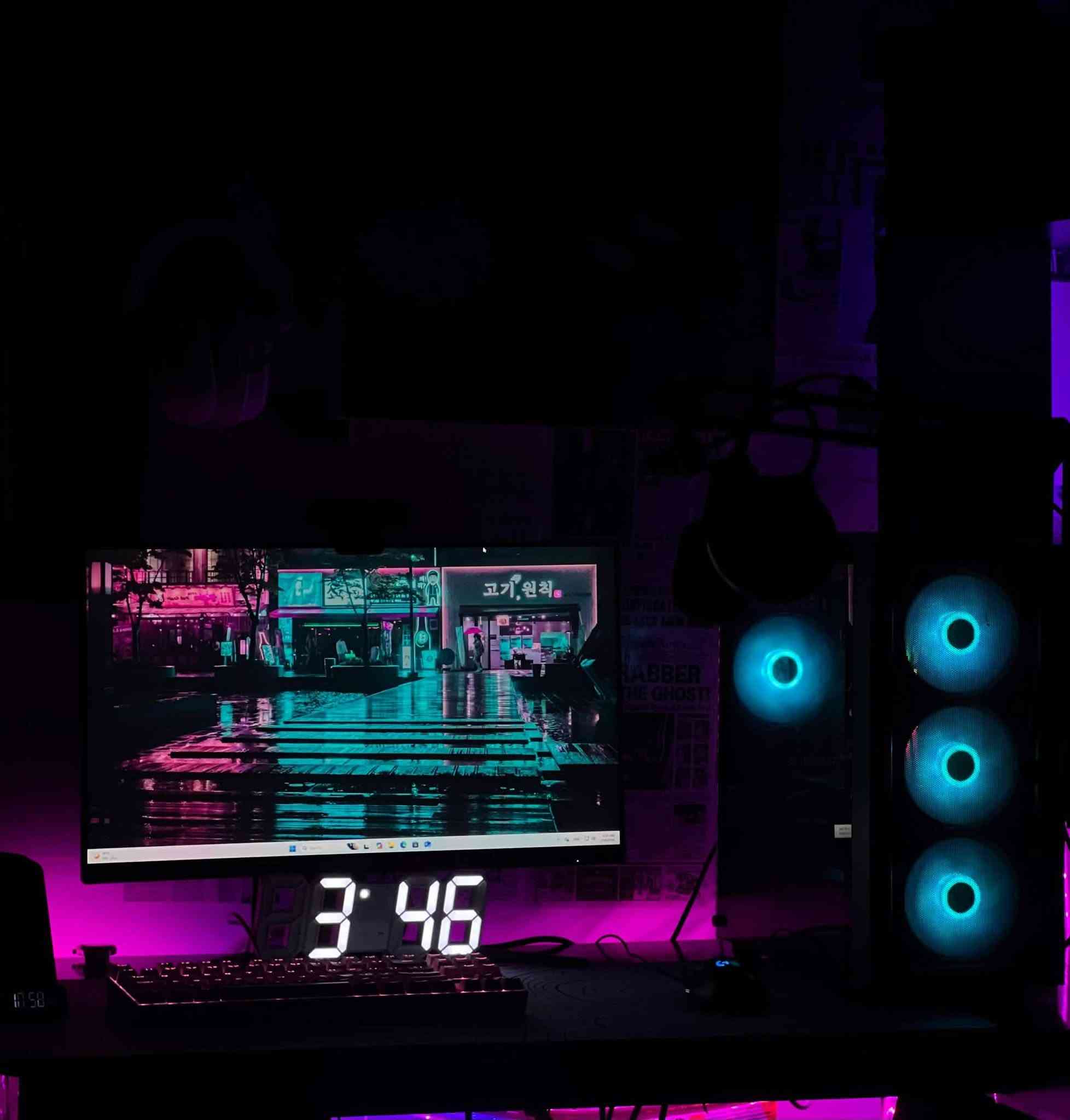 السلام عليكم 
سيت اب كامل للبيع مواصفات ممتازه
المواصفات :-
CPU - RYZEN 5 5500 
GPU - RTX 3060 12G ZOTAC
MB - ASUS B450M PRIME 
RAM - 16G 3200 T-FORCE RGB
HARD - SSD 1TB M.2 BULLET 
POWER - 600W DEEPCOOL 
CASE - GAMING 4FAN RGB 
-----------
الملحقات
الشاشه : AOC 165HZ FHD IPS 24
الماوس : REDRAGON RGB
الكيبورد : GAMING K552W RGB 
ماوس باد 
ساعه رقميه LED
----------
السعر مليون و 250 كامل السيت اب
مكاني بصره ما عندي توصيل
رقمي ***********
