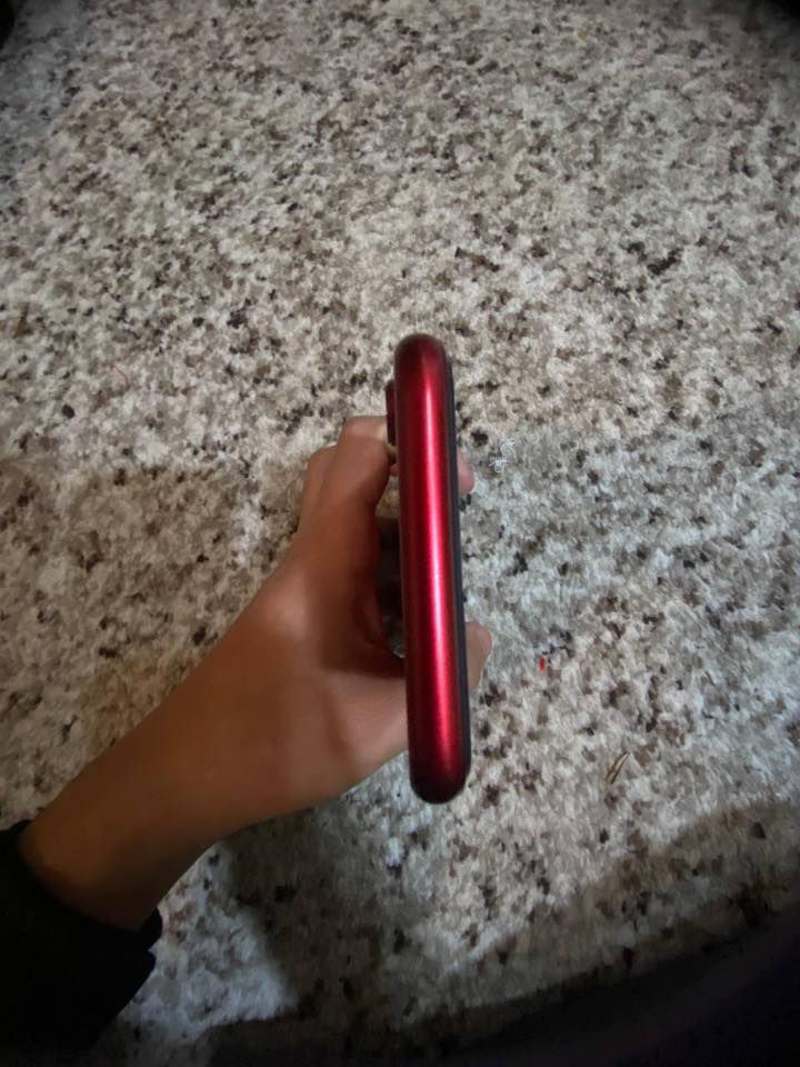 السلام عليكم 
Xr للبيع 
الجهاز ما مفتوح
البطارية 81 اصلية 
الشاشة اصليه 
بس الضهر مكسور 
السعر 125 
الرقم ***********
