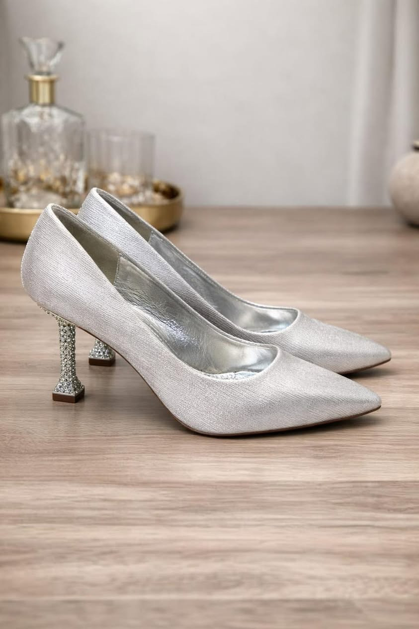 جديد الاصالة 🆕
حذاء نسائي كعب 8 سم 👠
خاص للمناسبات والأعراس 😊
طبي كوالتي عالي خفيف ومريح 💯
القياس : ( 36 - 37 - 38 - 39 - 40 - 41 ) 🌸
العنوان : الانبار - هيت - الچري - داخل عمارة النشوة 🏠


**إذا كنت صاحب هذا الإعلان وتريد حذفه لأي سبب، رجاءا أرسل رسالة إلى الدعم الفني**