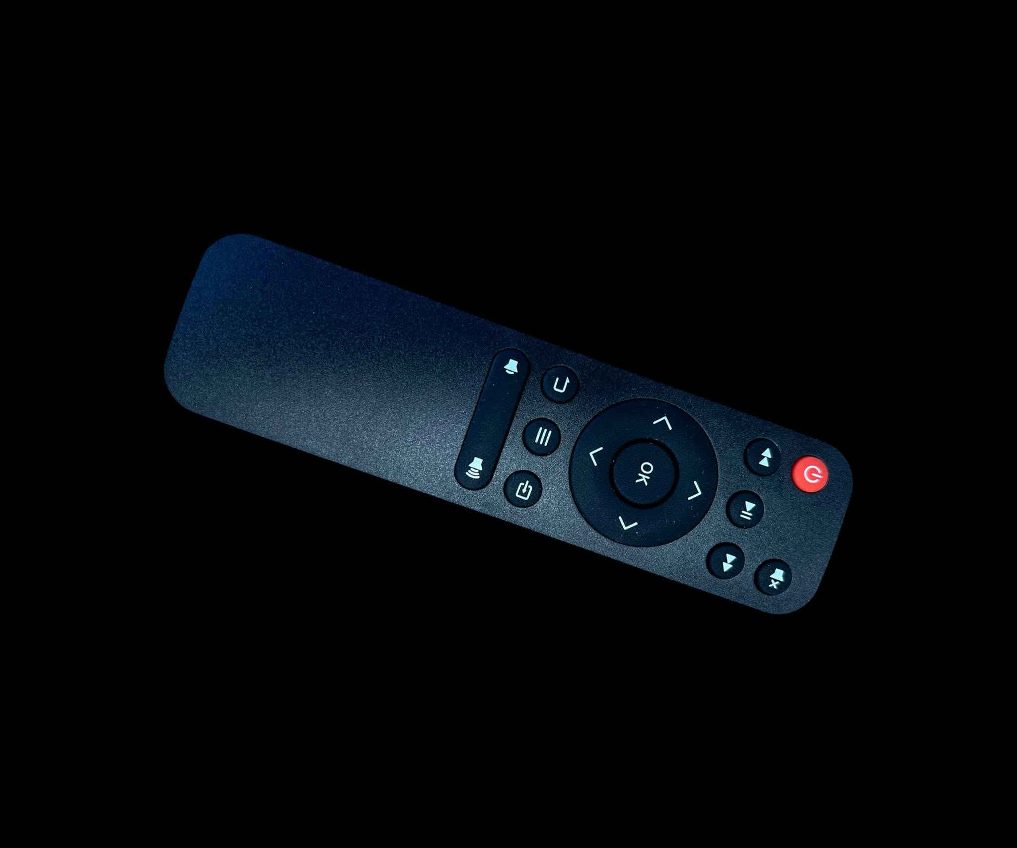 داتا شو صغير محمول متعدد المنافذ

الاستخدامات
عرض الأفلام والمسلسلات في المنزل بجودة شاشة كبيرة.
تشغيل فيديوهات تعليمية أو عروض تقديمية.
مناسب لغرف النوم، المجالس، الرحلات والسفر.
تشغيل محتوى من USB أو توصيل لابتوب  رسيفر عبر HDMI.
عرض محتوى الهاتف باستخدام كيبل مناسب.
المميزات
تقنية عرض: LED.
دقة مدعومة: HD  Full HD (يدعم Ultra HD input).
عدسة مطلية بطبقة Highlight Coating Lens لتحسين وضوح الصورة.
منافذ:

- HDMI (HD)
- USB
- DC Power
- AUX 3.5mm (سماعات)
عجلة تركيز يدوية لضبط وضوح الصورة.
إمكانية تدوير الجهاز وتغيير زاوية العرض.
يدعم صيغ الوسائط:
- فيديو: MP4  AVI  MOV وغيرها
- صوت: MP3
- صور: JPG  PNG
- نصوص: TXT
يعمل على كهرباء مباشرة عبر محول طاقة.
طول سلك الكهرباء: 140 سم.
ريموت كنترول للتحكم الكامل.
نظام تبريد داخلي بفتحات تهوية جانبية.
حجم صغير وسهل الحمل.
محتويات الصندوق
جهاز الداتا شو.
ريموت كنترول.
محول كهرباء.
كتيب تعليمات.

يفضل استخدامه في إضاءة خافتة للحصول على أفضل جودة عرض.
يحتاج بطاريات للريموت (غير مرفقة).
لا يحتوي على بطارية داخلية (يعمل بالكهرباء المباشرة).
المنتج لا يربط بالهاتف لان شهادة التطبيق الخاصه بالمنتج متوقفة.❤️يتوفر توصيل لكافه المحافظات❤️❤️🌺


**إذا كنت صاحب هذا الإعلان وتريد حذفه لأي سبب، رجاءا أرسل رسالة إلى الدعم الفني**