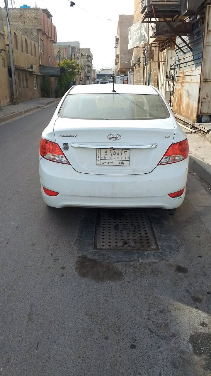 السلام عليكم اكسنت خليجي 2015رقم بغداد ماشية 73الف  بيها 3قطع صبغ. السعر 105وبيها مجال بسيط العنوان بغداد حي القاهره ***********
