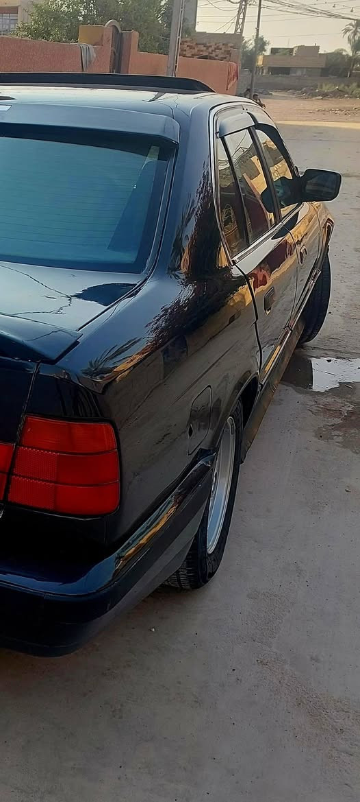 السلام عليكم BM 535 موديل 91رقم بغداد صبغ عام للجماليه السعر 45وبيه مجال عنوان ديالى الخالص ..ترهم مراوس بسوناتا 2 او مارسيدس دب. للتواصل ***********
