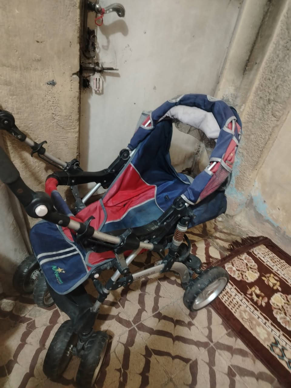 مرحبا طبله صاج قويه كلش ارتفاع متر طول متر ونص والعرض متر سعره 25،، مسبح العرض مترين مع نفخ سعره 20،، عربانه طفل باله قويه تفيد لزيارة سعره 40 اكو توصيل داخل شعله وغزاليه والمناطق المجاورة للاستفسار ***********
