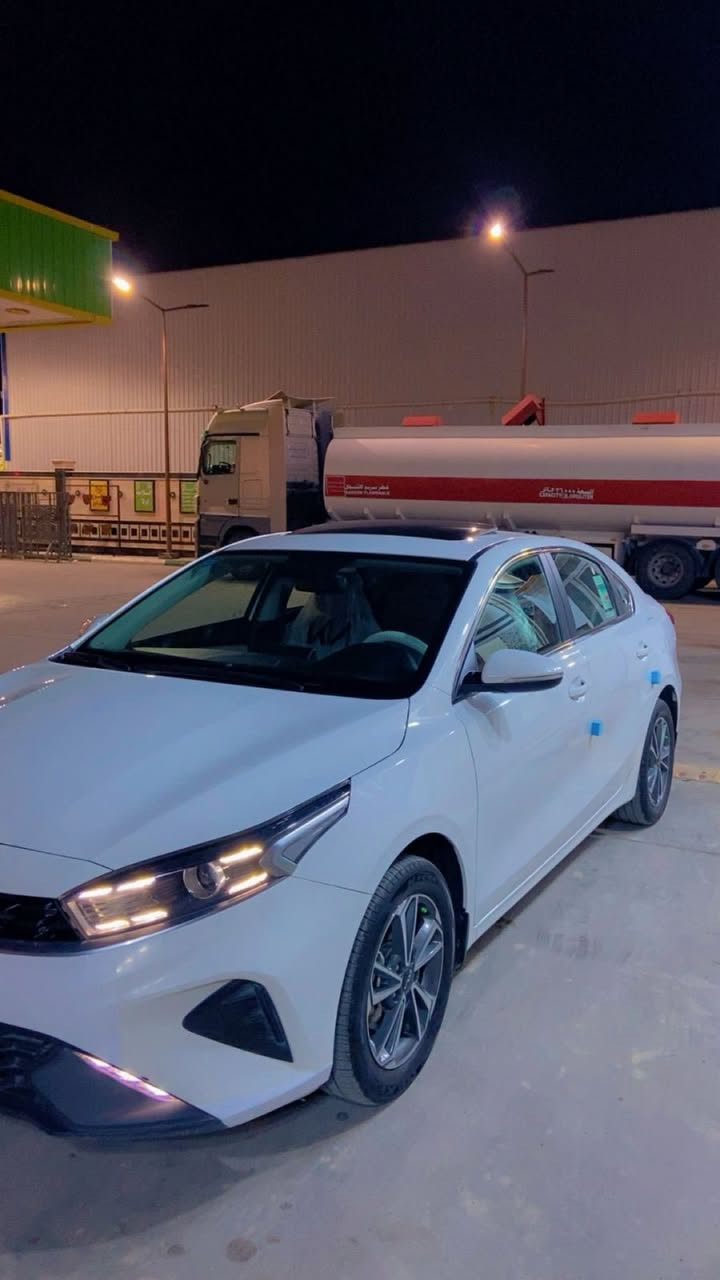 السلام عليكم
كيا سيراتو خليجي الشركة الدولية ام الضمان 

الموديل 2024
السيارة ماشية60
محرك 2000
السيارة فول مواصفات 
فتحة سقف
مري شفط
لايت LED 
اشاير مري 
حساسات خلفيه 
انارة داخلية هالوجين 
شادلها سستم شاشات كامل عدد 3 تشغل كل البرامج وتشغل يوتيوب 

رقم بغداد باسمي تحويل ثاني يوم 
السيارة نظيفة جدا استخدام شخصي
السيارة كفالة عامه بدون قطرة صبغ  صار بيها تصليح جدا بسيط بالدعامية الامامية 

السعر 185 وبيها مجال بسيط 
مكان السيارة الناصرية مركز 
للاستفسار 
***********
