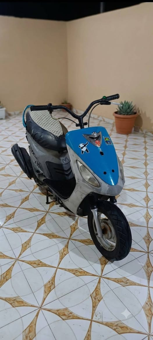 ماكس منغولي حربية مكينة حلوة بوشة ٥٥ كلجات رياضي بيها الكابريتر مو تمام
بس تشتغل وتمشي طبيعي سعرها ٢٥٠ 
مكاني أبو صخير 
***********
