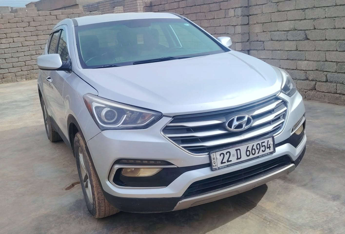 السلام عليكم::: 
سنتافيا 2018 للبيع وارد امريكي  ..يرهم مراوس حسب الغناعه....                                                                             رقم اربيل.... 
مواصفاتها... 
مكينه كير حداديه تبريد كله جديده ماشيه 120 
محرك 2400
داخل لونين تبريد قطعتين كاميرا تحكم 3 انظمه قياده اضافه الى مواصفات أخرى
السعر::140:::: وبي مجال 
للاستفسار 
***********
