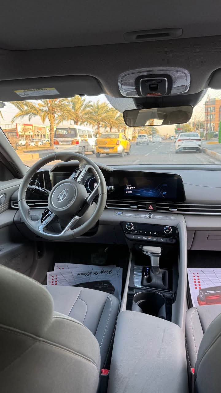 النترا 2025 ماشية 3 الاف ميل فقط دخول جديد 🇰🇷
ضرر موضح بالصور السياره كلها ليبل واحد بدون تبديل بدون صبغ فقط الدعاميه مبدله الباقي كفاله عامه من التبديل والصبغ وكفالة جميع الايرباكات 
الضرر ( تعديل الباب خلف الراكب الجهه اليمنه بارد وجاملغ جهة السايق تعديل بارد )
ماشية 3 الاف ميل ( اخت الزيرو ) 
السياره بدوووووووون رقمممممم تترقم جميع محافظات العراق عدا الاقليم 
 مواصفاتها 
- بصمة تشغيل ابواب وصندوك
- فتحة سقف ( سلايد روف ) 
- محرك 2000 Doch دوش بانزين
 - كاميرا 360 درجه 
- تبريد بيانو لمس 
-تبريد منفصل
- رادارات 360 درجة ( امامي جانبي خلفي ) 
- التحذير عند فتح الباب 
-رجاج ستيرن عند تحذير الرادار الامامي
- تحكم ستيرن 4 جهات 
- دشبول  4 وضعيات متغيره 
- 3 وضعيات قيادة  
- مثبت سرعة ذكي ( التحذير عند مغادرة المسار )
‏- Auto Hold التوقف لفترات قصيرة
- سايد بريك بصمة 
-شاشة بلازمة حجم كبير لمس تدعم نظام الابل كار بلي والاندرويد اوتو و خرائط GPS  
-شحن واير ليس 
-ويل كب ١٧  
-تشغيل عن بعُد 
-اضواء ترحيب عند الاقتراب 
- مازدات لد نهاري + زنون  
-لد خلفي
-نقط عمياء في المري الجانبية
-تدفئة بالكشنات
-لد متغير 7 الوان بالدشبول 
-كير اوتماتيك و S 
-تحديد مسار وقيادة ذاتية
- رادار امامي 
- مانع انزلاق 
- سياره بعد احلى من الصور

السعر 172$ 
-رقم الهاتف ⬇️
***********
 ‭***********‬
مكان السياره : بغداد الرصافه بغداد, العراق
