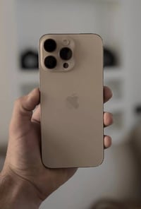 ايفون 16 برو ماكس • ٢٥٦ • بطارية ٩٠%