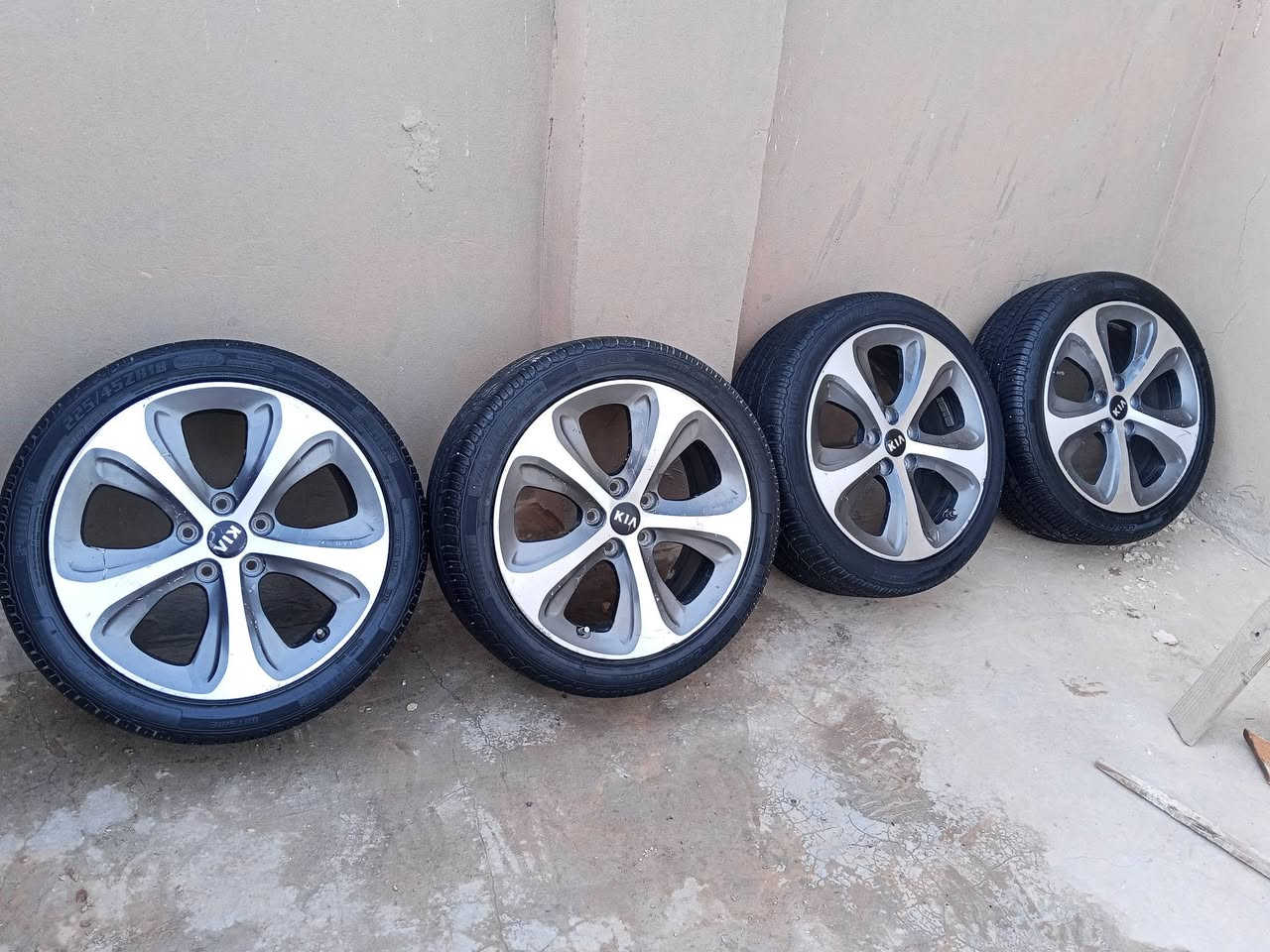 ويل سياره للبيع الحجم 18
السعر 450 وبي مجال


**إذا كنت صاحب هذا الإعلان وتريد حذفه لأي سبب، رجاءا أرسل رسالة إلى الدعم الفني**