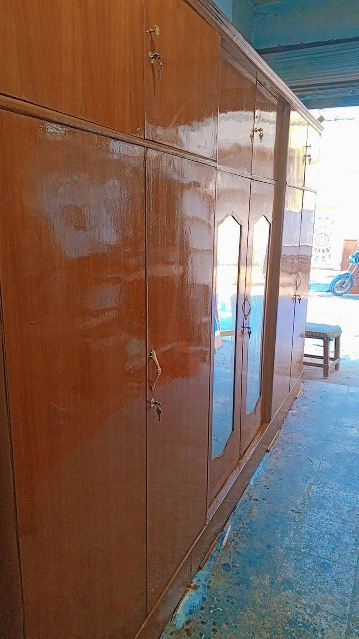 سلام عليكم 
كنتور 6 ابواب طابقين  نضيف سعره 225 الف 
يوجد توصيل داخل النجف 
للاستفسار اتصل او مراسله واتساب  
‏‪***********‬‏
