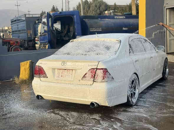 شاهینە 2005
182 بەتامی 184

براوە براوە

کامل جائیزە 

قەترەی دوکەلی نیە 

جڵدە 

هیتەرە

فۆرمیکا سورە

سلایتە 

ئاوێنە ئیشارەتە 

ویل وێڵدە 

گزۆزی سپۆرتە

تەقەو گەلایەک بشکێنە 

دەعامی بۆ دەعامی بەشەرتی بیست فیتەر

رێک ناو پاکەتە 

ماڵەکە مالی خۆمە ئی مەعرەز نیە  

یەک قەترە دوکەلی هەبو دە گەلا بشکێنە

  گەر مشتەری تێل بکە لە رانیەم 

***********

***********
