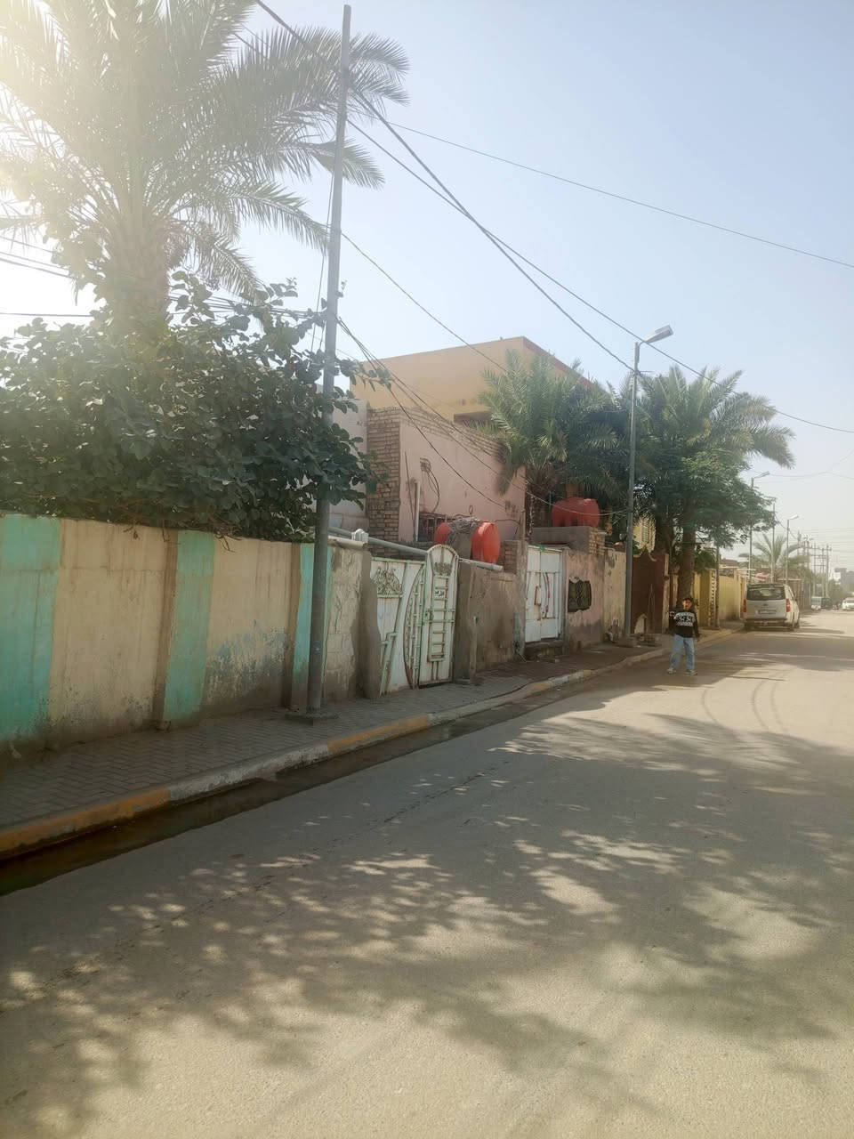 دار سكن المساحه 260 متر
يقع في حي العسكري الرابع خلف ابو الطرشي 

يحتوي على خمس غرف نوم وصاله عدد 2 وبراني 

باقي التفاصيل ***********
