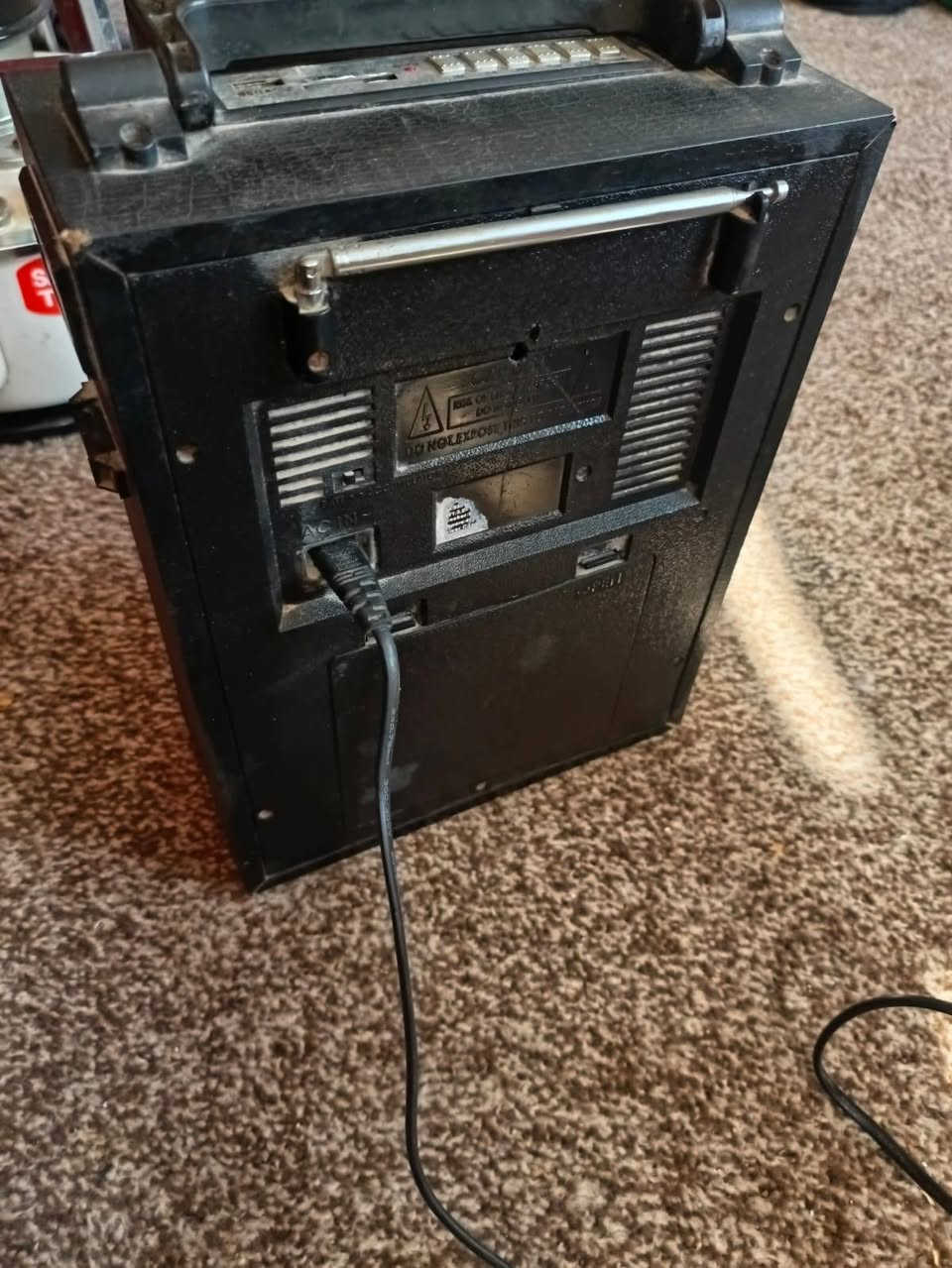 راديوات 2 شغالات الاسود صناعه يابانيه والثاني ما اعرفله يشتغلن عل كهرباء وعل بطاريات مثل ما موضح بالصور سعرهن 35 الف ثنينهن معه التوصيل


**إذا كنت صاحب هذا الإعلان وتريد حذفه لأي سبب، رجاءا أرسل رسالة إلى الدعم الفني**