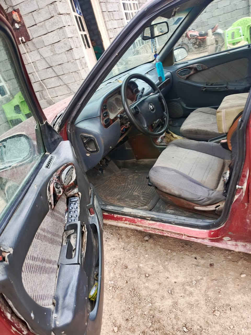 سلام عليكم شلونكم شباب دايو اسبرو محرك وكير خير من الله محرك مفتوح 1600 المرغوب صدر  امامي خلفي نضيف جدا رقم جديد هزه جديده تحويل مباشر مراوس حسل القناعه موديل 96 مكان فلوجه صقلاويه شهداء ثانيه سعر 19 وبيه مجال بصيط *********** واتساب فقط
