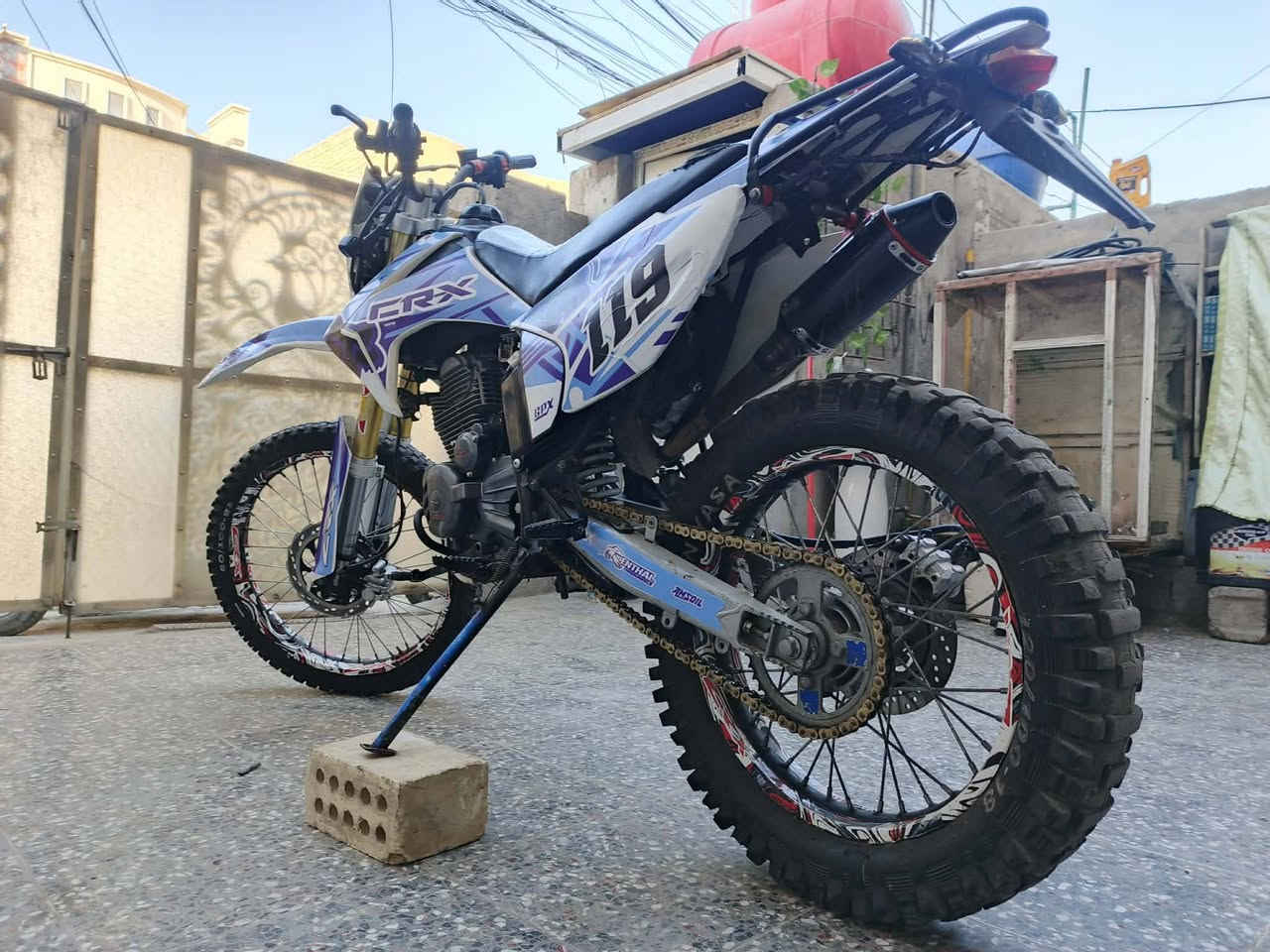 سلام عليكم شباب دراجه قفاز crx 122 مكينه حجم 300cc مديل 2024 مكفوله عام
بيه ملاحضات بسيطه جدا 
مكان بغداد جديده لاستفسار ***********
السعر واحد و400 وبيه مجال حك الجيه
