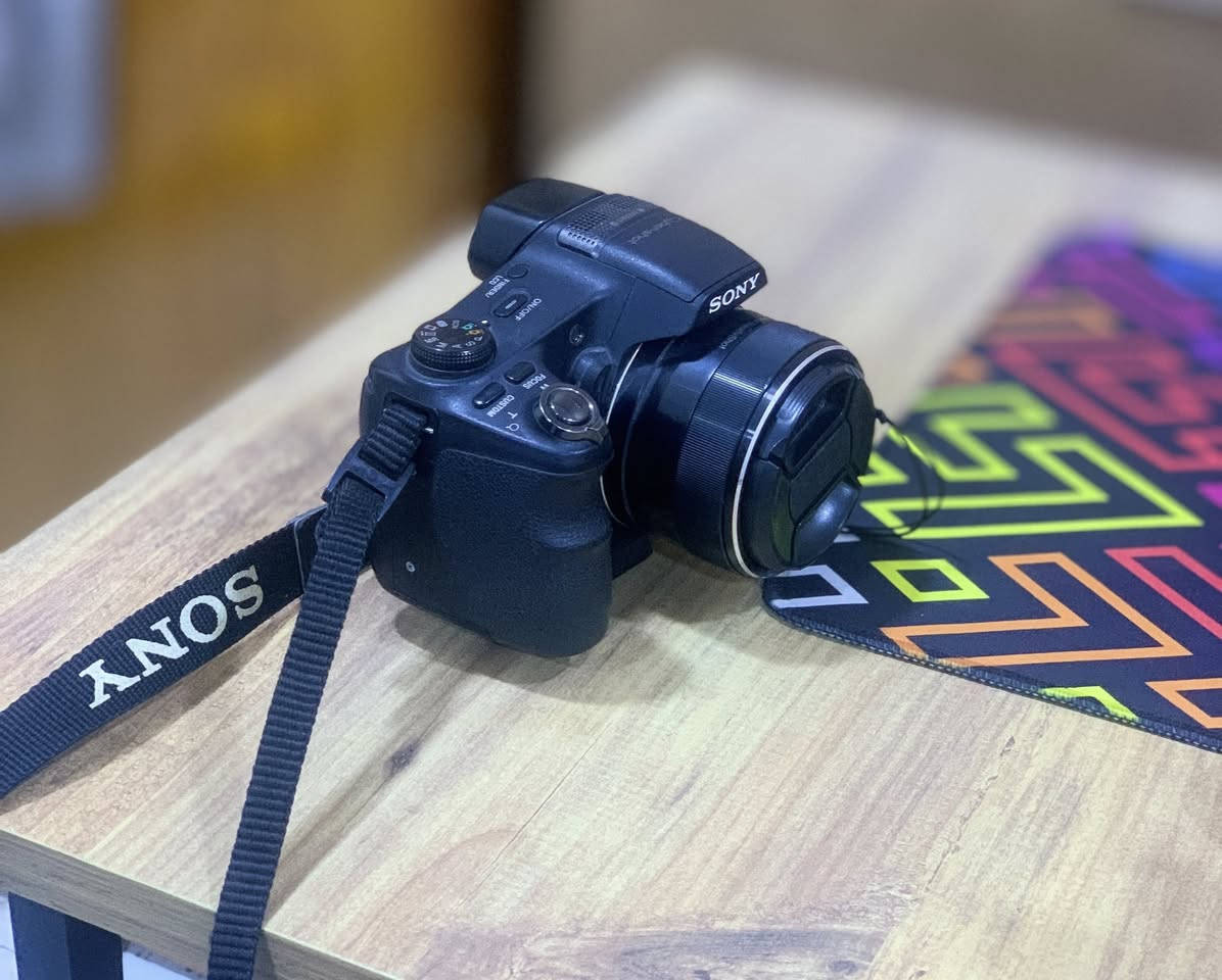 كاميرا سوني Camra sony.🎞️📷
موديل الكامرا SONY DSC HX100v
زوم ثابت 
استخدام شخصي نضيفة 🎞️
السعر 250 وبيها مجال 
مكاني ناصرية مركز
للاستفسار ***********
