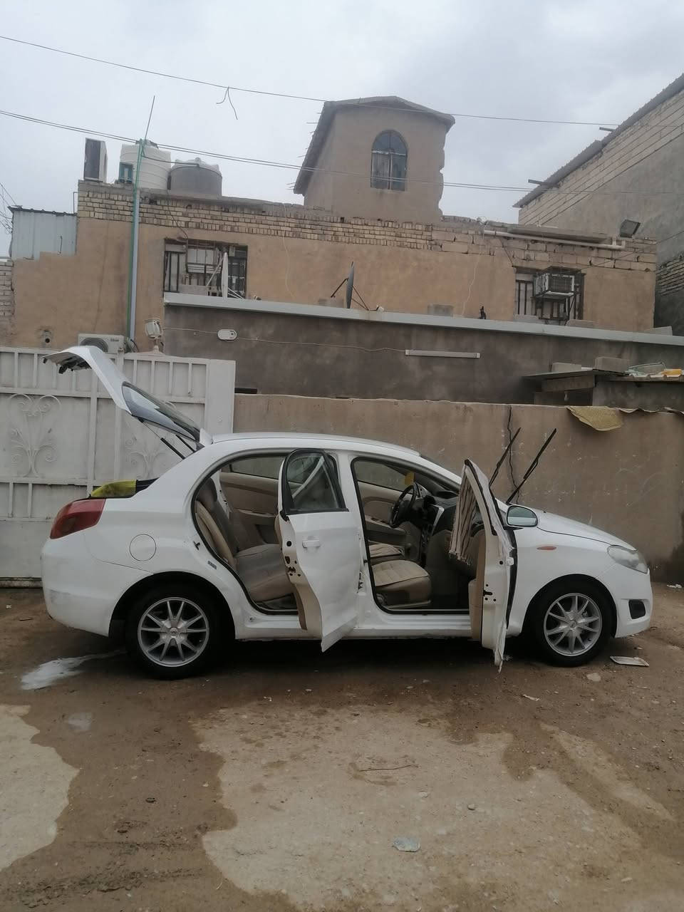 شيري فلاوين ٢٠١٣ سنويا منتهية ٢٠١٨راعيه يريد تحويل سياره حلوه كير محرك تبريد كهربايات سياره حلوه يرادله ترتيب سعره ٢٥وبيه مجال قليل مكاني البصره الزبير الاتصال على رقم ***********
