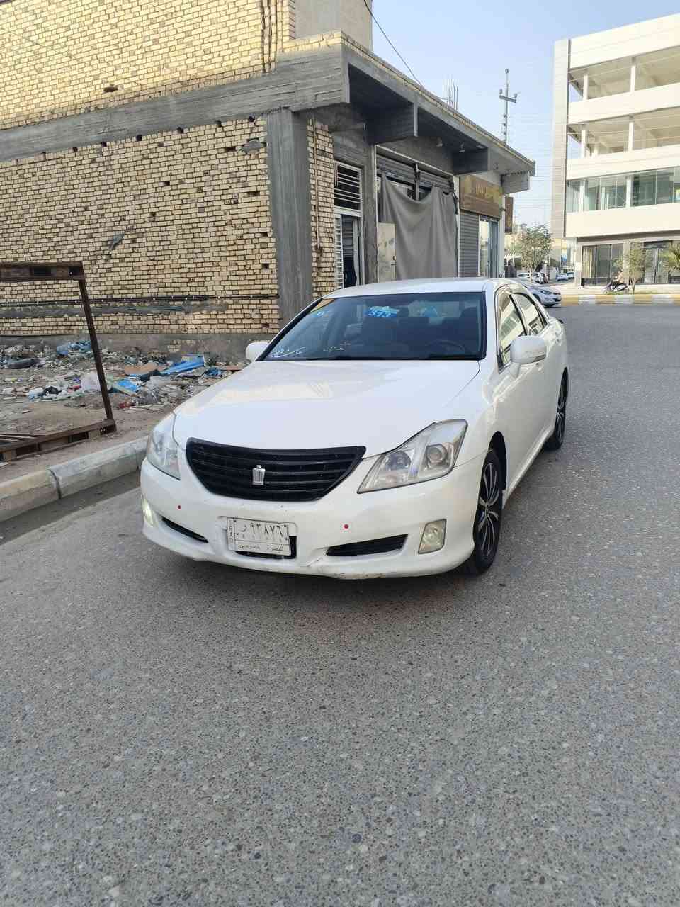 سياره تيوتا كراون مديل 2008 اصل سياره مكفوله من الضربه والكلبه والكص والخياس والعيب الشرعي مكينه وكير مكفولات
مواصفاتها 
مكينه 6سلندر 
تبريد قطعتين
ويل كب 
سنتر لوك 
بصمه 
اشاير امريا 
مريا شفط 
منظومة زنون 
بلوجكترات زنون
3دكم
تبريد+تدفئه
دواخل صاج
تحكم امريا جهتين 
تحكم استيران جهتين
سماعات دمام DJ
شاشه تاب
لايت كرستال 
كامره خلفيه دواره 
بردات خلفيه بلاد 
حداديه 100%
سياره جاهزه اي نقص مابيه رقم بصره مشروع وطني تحويل ثاني يوم سعره 135مكانه ذي قار المركز 
***********
