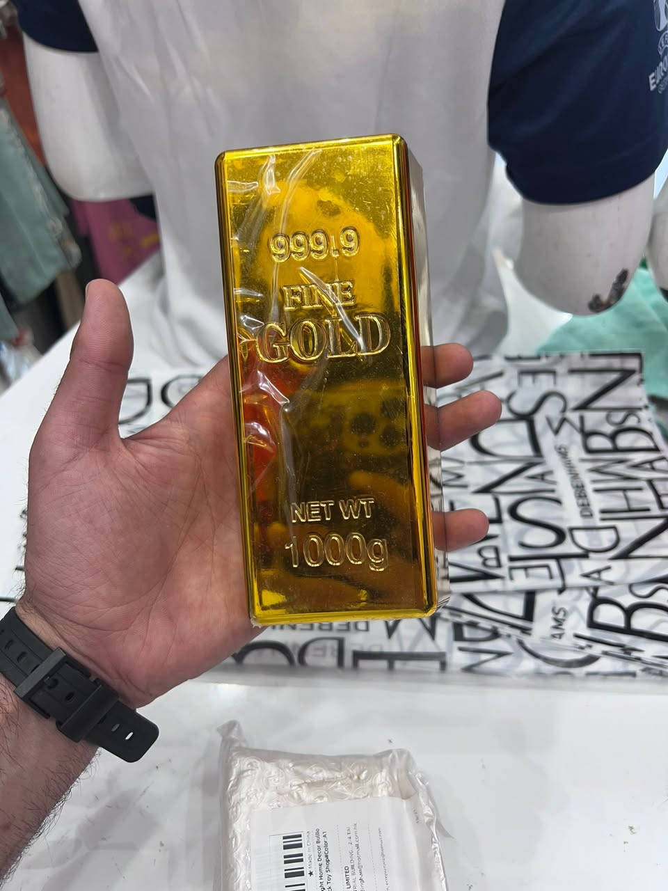 متوفر  قولب ذهب    ديكور   متوفو ٤ قطعه  سعر قطعه ٢ الف


**إذا كنت صاحب هذا الإعلان وتريد حذفه لأي سبب، رجاءا أرسل رسالة إلى الدعم الفني**