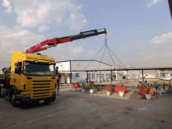 السلام عليكم للبيع اسكانيه بومه ٢٠٠٥سنويه اكرين عليه جهاز ألماني (HMF موديل ٢٠٠٣ / ١٣طن) اربع أسليت دهن رجلين مخالف طلقتين تخم تاير رقم انكايزي جديد بسمي
السعر (٥٥٠ خمس دفاتر ونص)( وبيه  مجال أستفسار مكاني ديوانيه /***********/***********
