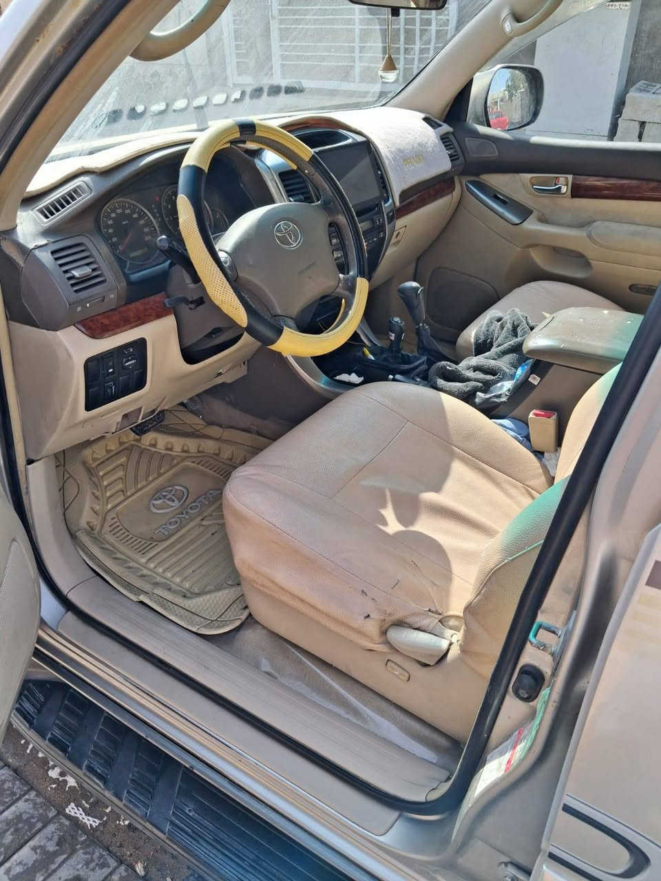 السلام عليكم برادو ٢٠٠٤ رقم بصره باسمي مكفول من ضربه فقط صبغ عام مكينه كير تبريد ٣قطع ٧راكب محرك ٦سلندر للبيع او مراوس  السعر ١١٨ وبيهه مجال بسيط المكان البصره كرمه علي رقم الهاتف *********** البصرة, العراق
