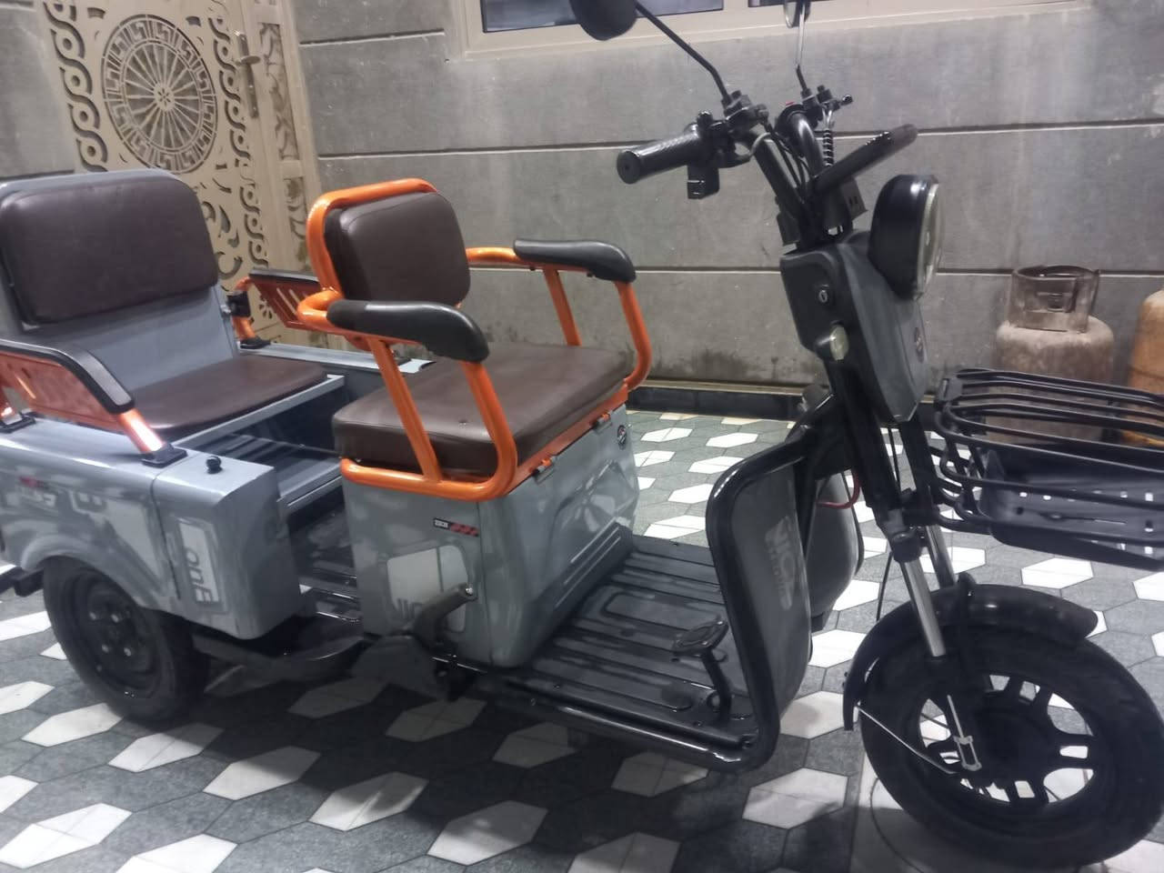 السلام عليكم
للبيع دراجه شحن بس بطاريتها تعبانه ب650 وبيها مجال للشراي 
للأستفسار اكثر اتصال علرقم ***********
