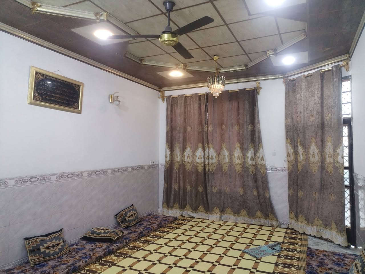 دار البيع 150 متر بناء جديد طابو زراعي 25 
يتكون من استقبال وغرفه نوم ومطبخ وصاله وصحيات
العنوان ديالى بعقوبه زراعي التحرير قرب أسواق المدينه
يبعد ع شارع العام ١٠٠ متر ***********
