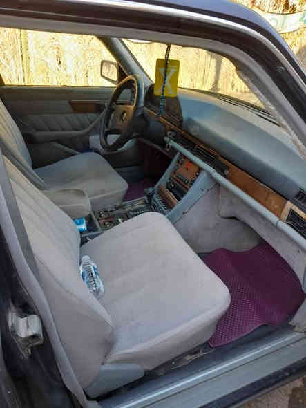 السلام عليكم مارسدس رئاسي موديل ٨٧ رقم بغداد مشروع وطني كير ومحرك بطه جديد السياره جاهزه السعر ٤٣ التصال*********** مكاني ميسان المجر
