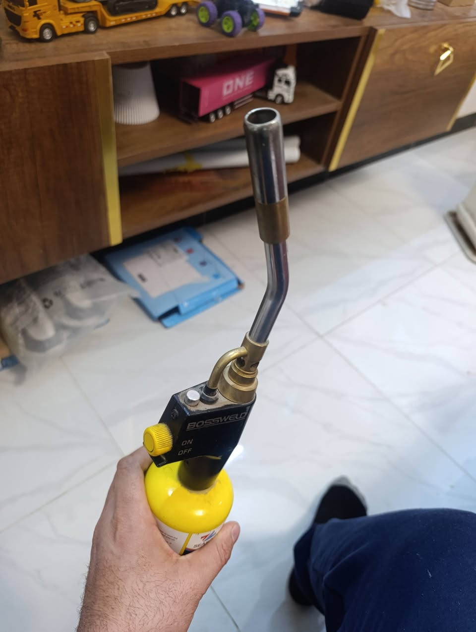 مشعل غاز.  وبلاجكتور طاقه شمسيه حجم كبير.  وبراين ناعمه مختلف احجام عدد بحدود ال 50وحده
مكاني بغداد حي العامل ***********
