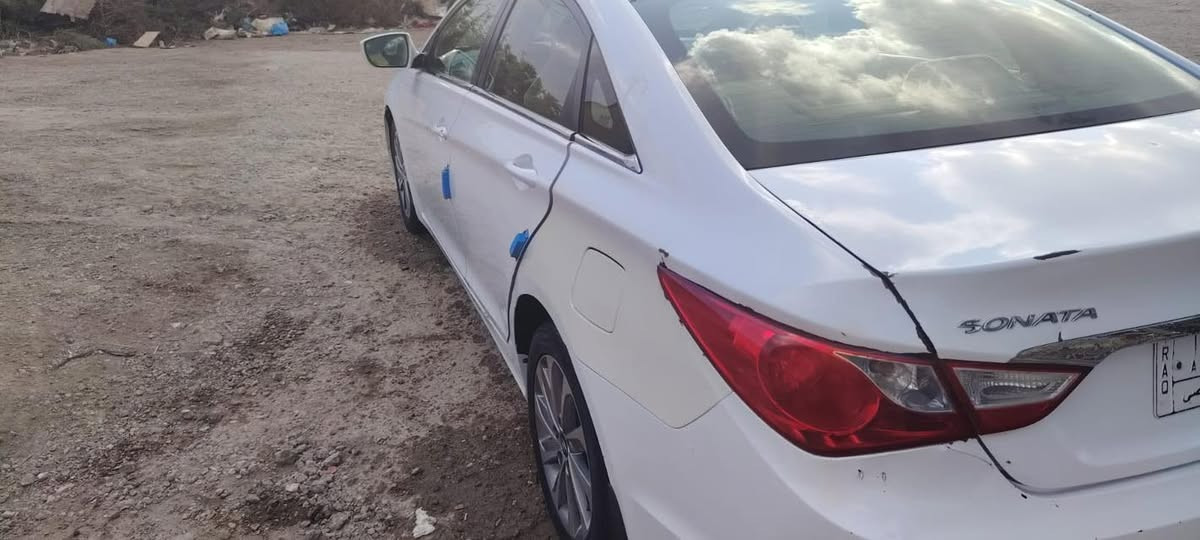 سوناتا خليجي 2015 خليجي بيه ربع جاملغ الخلفي صبغ بدون معجون موضح في الصورة 135وبيها مجال 
رقم ذي قار 
للاستفسار ***********
مكانها ذي قار قضاء سوق الشيوخ
