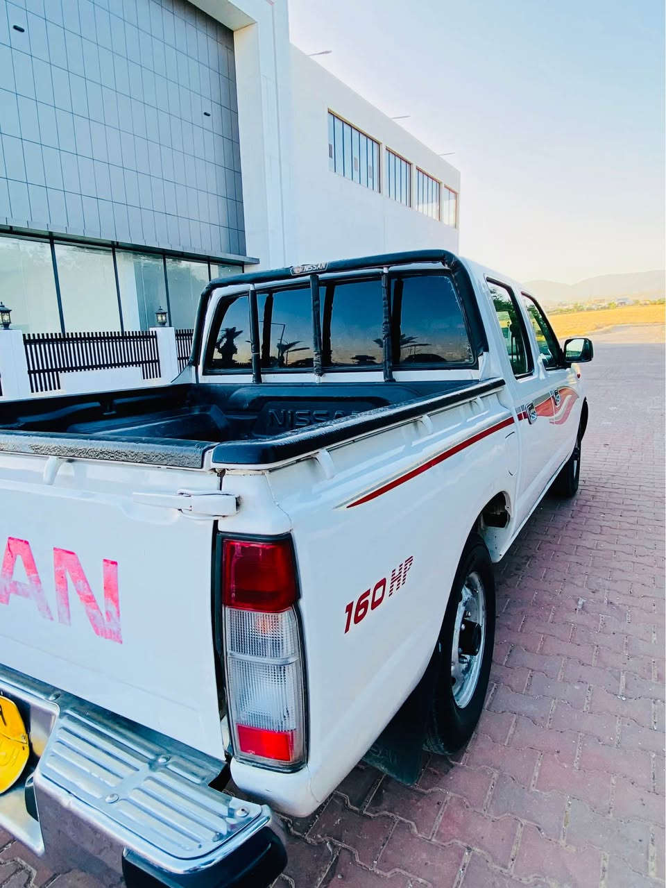 نيسان ٢٠١١ ماليزى 
بي سيوغ گيرو مه كينه و ئه كسل ب شه رت 
سياره كه زور جوانه 
جار تايه ى جديد 
سعر قفل ١٢٠$
*********** اكر, نينوى
