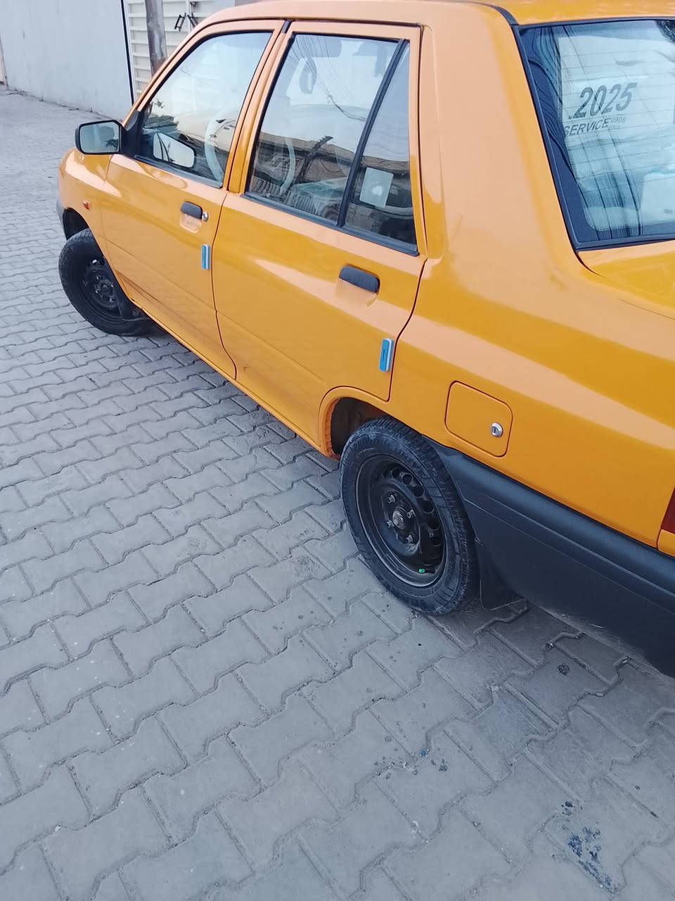 السلام عليكم
سايبه موديل 2024 
غاز بنانزين 
بيه بارد بل جاملغ الامامي ومعدل نفسه بدون صبغ 
وبيه شخط اثر خباثه ماماثر 
السعر 68 وبيه مجال
مكاني بغداد 
***********
