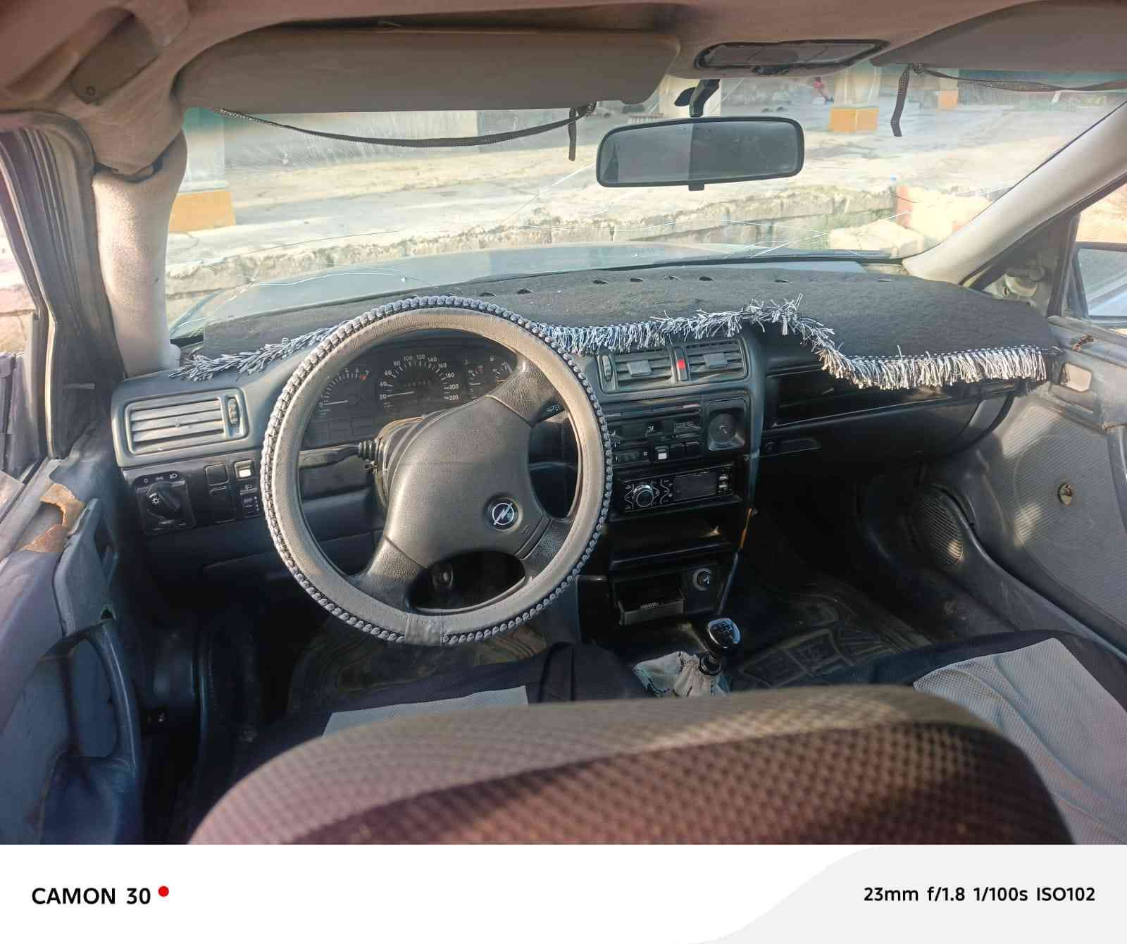 السلام عليكم ورحمة الله وبركاته 
اوبل فكترا 16
موديل 1990
رقم الانبار أر سنويه لل 5 ب 2027
مشروع وطني 
بأي محافضه تكدر تحولها 
تحويل شرط 
كير محرك شرط
صدر تايرات شرط 
خارجها داخلها شرط نضيف 
للبيع ب 28 وبيها مجال قليل 
او مراوس بكيا حمل حتى لو حبل 
الاستفسار الاتصال على الارقام التالية 
***********
***********
