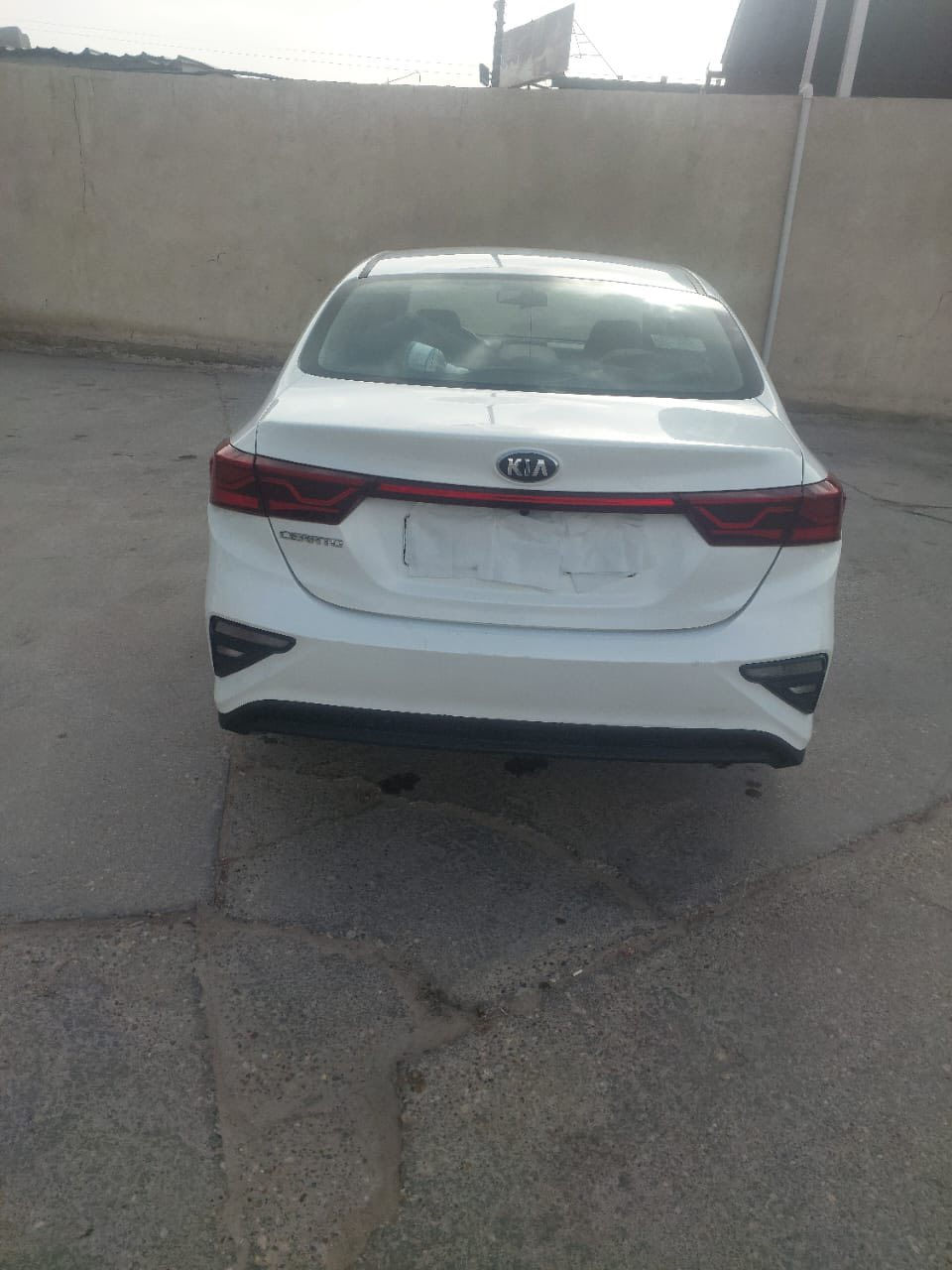 سلام عليكم سياره سيراتو مديل 19 سياره كفاله فقط دوسه بيه صبغ رقم بصره سعر 150 بيه مجال لطيبين لاتصال ع هذا رقم ***********￼
