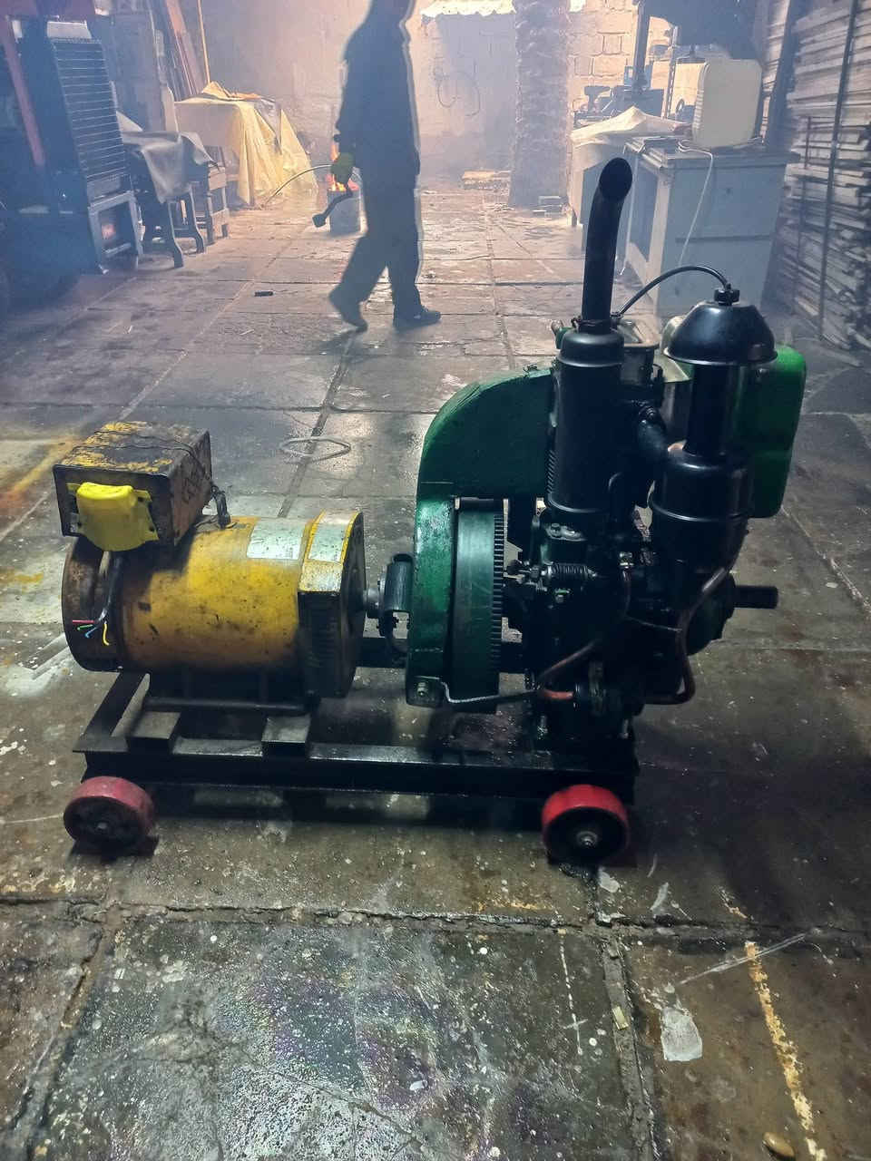 السلام عليكم
مولد دنبر للبيع 3 فيز  7.5  كيفي العنوان بغداد المعامل 
السعر 400 الف  ***********
