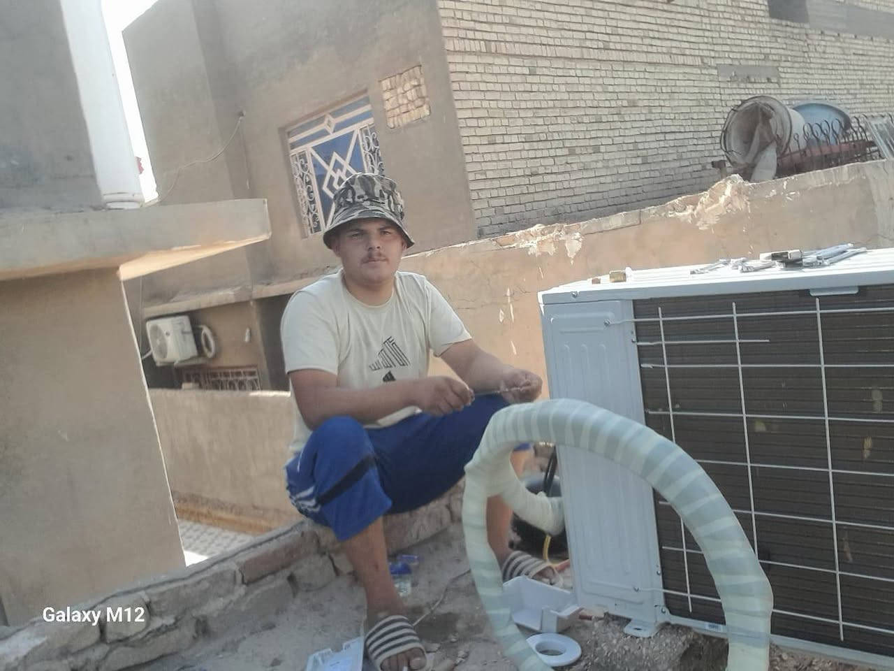 تنصيب وغسل جميع وانواع السبالت بسعار مناسبه ***********
