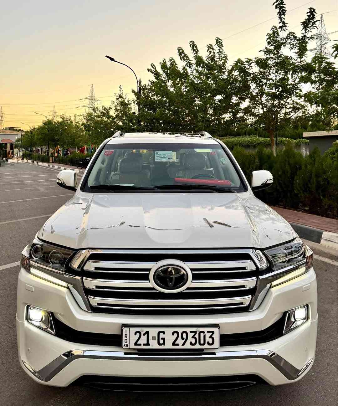 تيوتا لاندكروز 2018  ( لكزس V.X.R )  93,000 KM 📦
‎
اللَّهُمَّ صَلِّ عَلَى مُحَمَّدٍ وَعَلَى آلِ مُحَمَّدٍ

لاندكروزر 2018  VXR وايت ايديشن

‏‎ملاحظە : الاخوان رجائن بس بیع نقد بدون مراوس📌
أخت زيرو بل كارتون 📦📦
زيرو شريكة ساز  سياره وايت ايديشن 

محرك 8 (5.700) ليكزز
مواصفات ليگزز
‏‎ماشييه 93 ألف كم حقيقي
‏‎لاندكروز VX.R
‏‎موديل.موديل 2018 
‏‎فول مواصفات 1/1
‏‎السيارة مواصفات اللكزس 
‏‎2-  كامرات 5
‏‎3- تدفئة وتبريد كشنات
5-شاحن لاسلكي
‏6- نضام ترحيب عند الاقتراب 
‏‎7- دبل ماوس 
‏‎8- شاشة تحكم لكزس  
‏‎10-تشغيل عن بعد 
‏‎11- كراسي كهرباء 
‏‎12- مكينة V8 /5.7
‏‎13-زراك لايت 
‏‎14- 5 بصمة ابواب 
‏‎15- سيستم صوت 
‏‎17- ستيرن صاج 
‏‎8 - 8 ايرباك
‏‎19- فور ويل 
‏‎20- حساسات امامي خلفي 
‏‎ماشي 93,000 كم
‏‎22- نضام ايكو تقليل صرفية 
‏‎23-ثلاجة 
‏‎مواصفات VX.R معروفة ما يحتاج اذكر لبقية 

ا‎مكفولة كفالة عامة من الدعامية إلى الدعامية 
ا‎بدون بارد بدون صبخ ،بدون رصعات ،بدون حتا شخط
ا‎،رمل مابي ،حتا لحية بدون صبخ بقية كلها بشرط

محرك كير بشرط مامفتوح
سيارة حيل نظيفة كلشي عل بلاد لوك
سنوية زنكة كلشي جديد مدفوع لـ2030
باسمي السنوية بشرط تحويل و خرامة 
سيارة مابيـها دينار مصرف كامل من كل نواحي
مكان _ سليمانيه 
سعر _485$ 
رقم صاحب سيارة _***********📲 السليمانية, العراق
