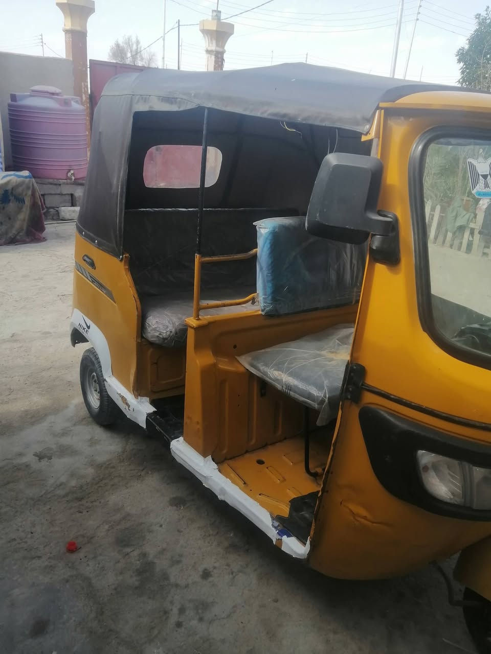 تكتك داخله بل20 نضيفه مثل ماموضح بل صوره مكينه ولفات مبدله سعرها4700 وبيها مجال بسيط عنوان ابو لخصيب حمدان ***********
