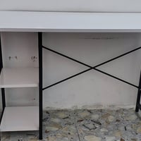 مكتب دراسي • جديد • استعمال قصير