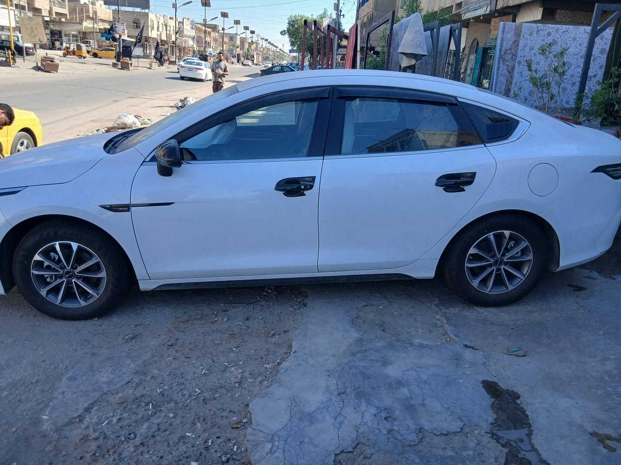 سلام عليكم للبيع بي وايدي دست رويل مديل ٢٠٢٥ماشيه ٣٠٠٠بحالة الوكاله العنوان بغداد الشرطه الرابعه السعر ٢٠٥٠٠ وقابله للتوفض رقم الهاتف ***********
