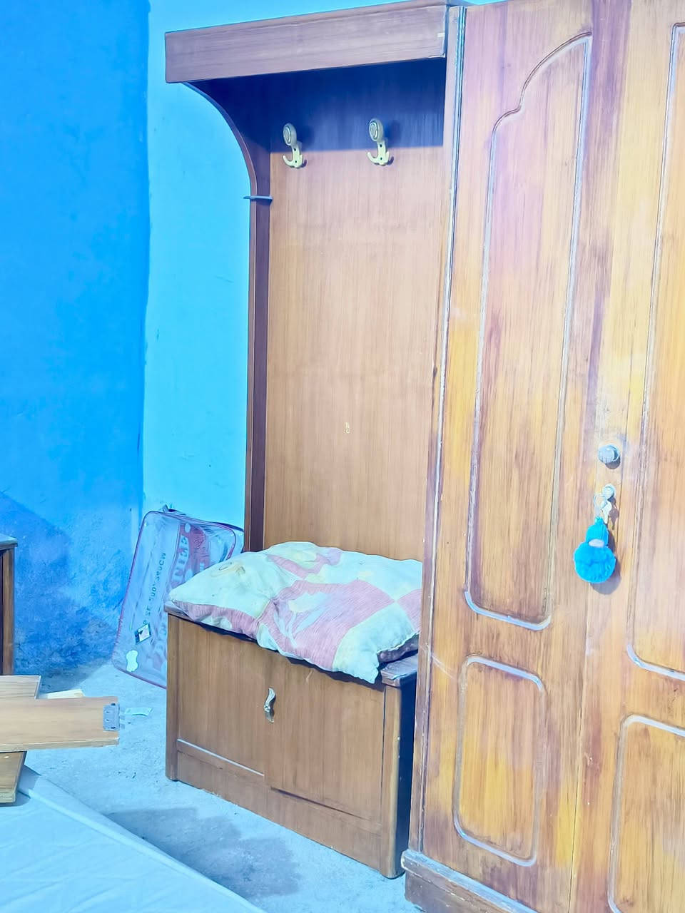 غرفه كاملة للبيع السعر 300 وبيها مجال حك جية


**إذا كنت صاحب هذا الإعلان وتريد حذفه لأي سبب، رجاءا أرسل رسالة إلى الدعم الفني**