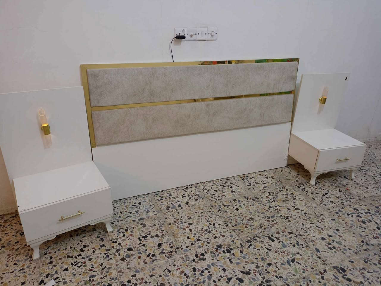 غرفة تركي 🇹🇷 مستخدام 5قطع  ✨✨
نضافه 90 💯
ابواب  💖
السعر 475 💖💸
مع شد🪛 ونقل 🚚  مجاني  داخل بغداد  محافظات بكروه


**إذا كنت صاحب هذا الإعلان وتريد حذفه لأي سبب، رجاءا أرسل رسالة إلى الدعم الفني**