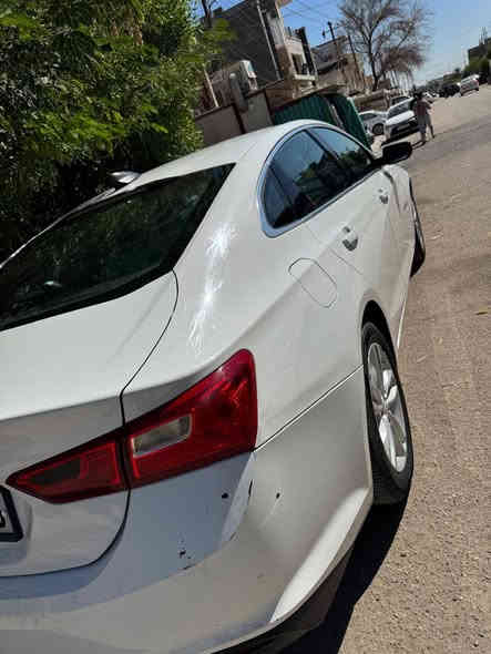 السلام عليكم
شيوفرليت ماليبو 2020 LS  الشكل الجديد
ماشيه 76الف ميل
مواصفاتها معروفه
 بصمه
 تشغيل عن بعد
توقف  ذاتي
لد امامي
لد خلفي
شاشه ايباد
كامرة دواره
تحكم ستيرن جهتين
شاشة عرض اعطال
صندوك بصمه
هندبريك بالرجل
جام مظلل ضد الحرارة بلادي من الشركه
الحادث: موضح بالصور بالاضافة الى تبديل باب الراكب والي خلفه وصبغ شبرين بالجاملغ الخلفي
رقم اربيل 
السعر124وبيه مجال
المكان بغداد العامريه
***********
(شباب بلا زحمة الي مو شراي لا يكسر بالسيارة)
