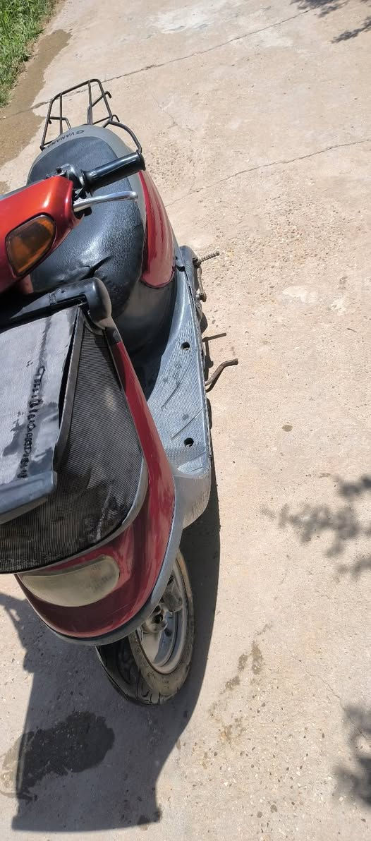 للبيع دراجه ام السله كلشي شغال بيهه كهربائيات مكينه سلف هندر لايتات بريكات اشاير نقصهه بس باتري السعر 300 وبيهه مجال مكان الدراجه مسيب على طريق كربلاء بغداد الشراي يتصل على الرقم *********** او خاص
