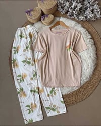 ملابس • للبيع