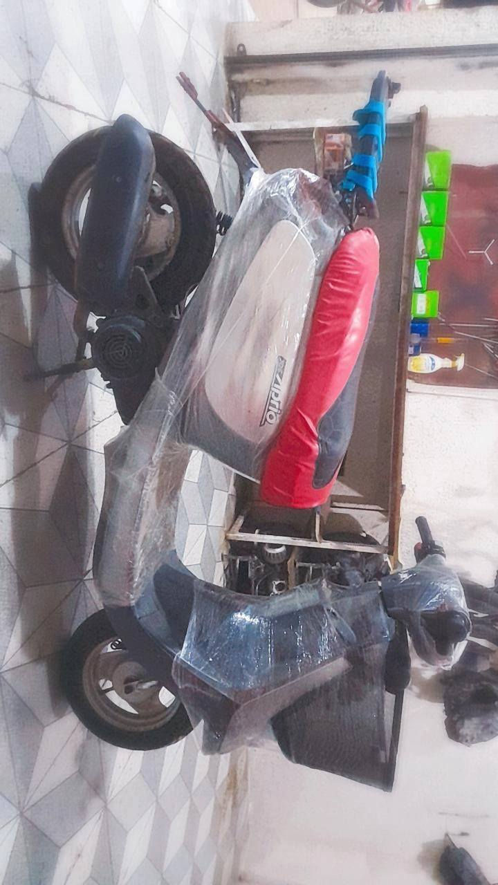 السلام عليكم 
ام السلة مكينة حاوية دراجة خير من الله  كهربائيات كلهة شغالة كفرات بلاد دراجة نگرة سلف هندر  
ما ناقصهة شي  السعر 250 وبيهة مجال حگ الجية ***********
