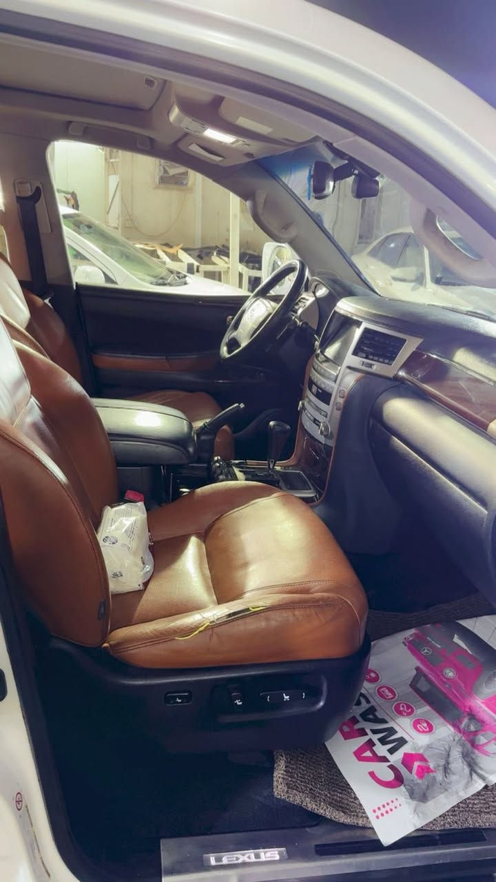 سلام عليكم لكزز 2015 بريم اصل بيه جاملغ وبنيد وشبر تكمه الخلفيه  رقم سليمانيه باسمي تحويل شوكت ميعجبك سعره 375وبيه مجال تجي تشوف وتدلل مكاني بغداد. ***********
