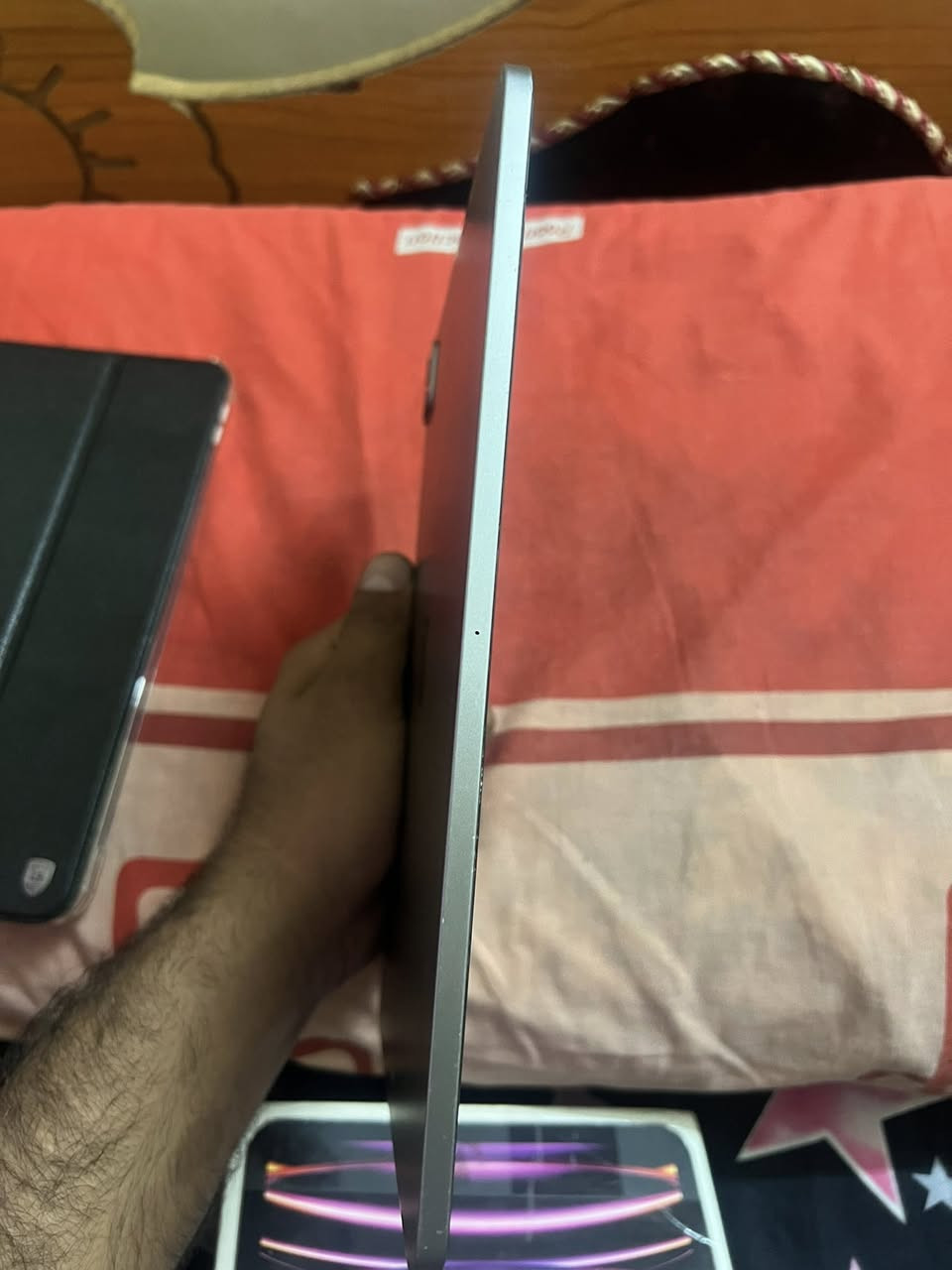 سلام عليكم ايباد برو الجيل الرابع معالج M2 ذاكره 128 بطاريه اخر مره فحصت 92 استخدامي اله بس بليل ساعه ونص ساعتين واذبه وصارلي شهرين افتحه قليله جهاز نضيف بشكل ممفتوح ابدا فقط بل تحديث البصمه وكفت يعني ساعه تشتغل وساعه توكف يعني مشكله بل تحديثات الجهاز نضيف وماستر مو باله ماستر ماستر عنواني بسمايه رقمي ***********
سعره الايباد 650 وبي مجال حك جيه فقط
