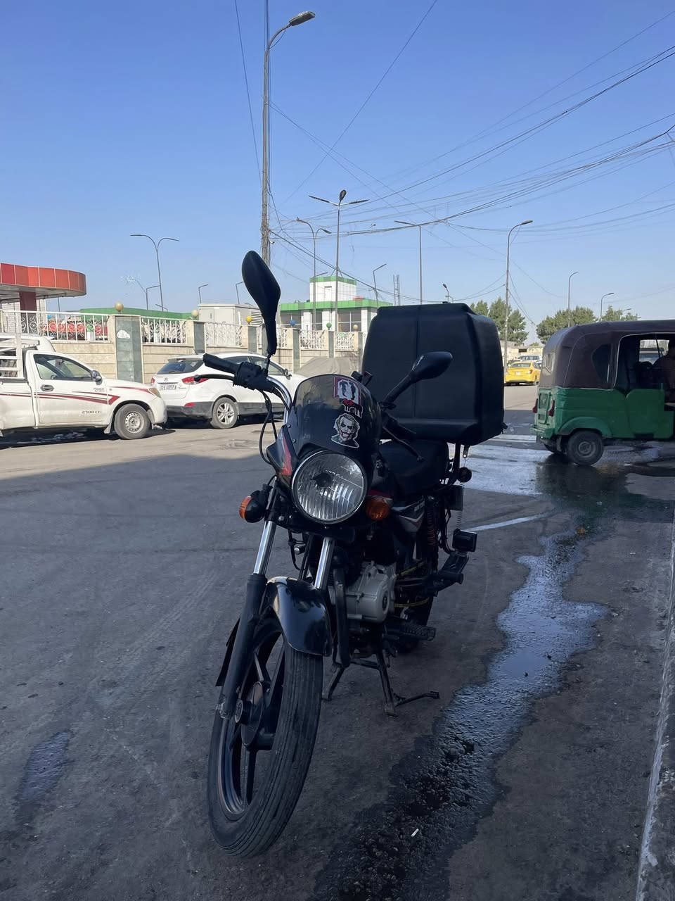 سلام عليكم
دراجه بوكسر كلاسك
موديل 2024
ماشيه 31
مرقمه بس سنويتهه ضايعه مكمل معامله بس يكمل القرار كبل تحول الدرجه مكفوله من كلشي جديد 
السعر 2200وبيهه مجال 
العنوان بغداد حي القاهره
***********
